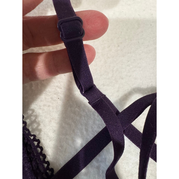 Women's lot of 2 purple bras bralettes. Xhilaration lace & unbranded velour M - Picture 3 of 9